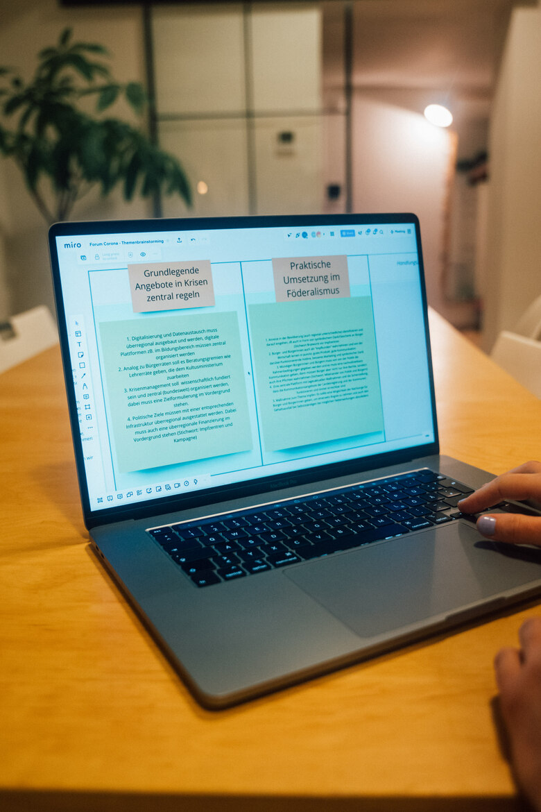 Handlungsempfehlungen für das Themenfeld Politik und Verwaltung