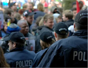 Fortbildung Zwischen Konflikt und Konsens – Polizei und Zivilgesellschaft im Dialog
