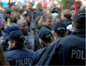 Fortbildung Zwischen Konflikt und Konsens – Polizei und Zivilgesellschaft im Dialog