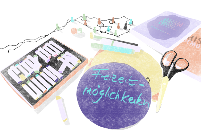 Zeichnung eines Schreibtischs, auf dem eine Schere, Brettspielfiguren, Stifte und Papier liegen.